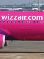 Wizz Air запровадила збір за надання місць поруч